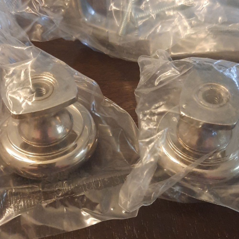 Chrome knobs and handle - Picture 2 of 3
